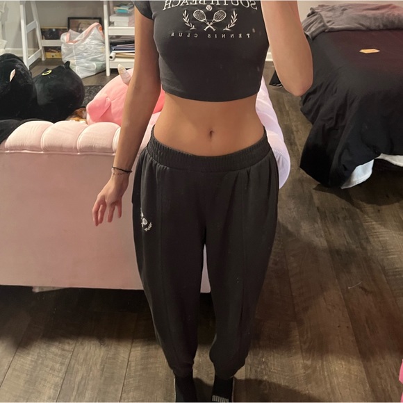 H&M Matching Set (sweatpants) - Picture 5 of 5